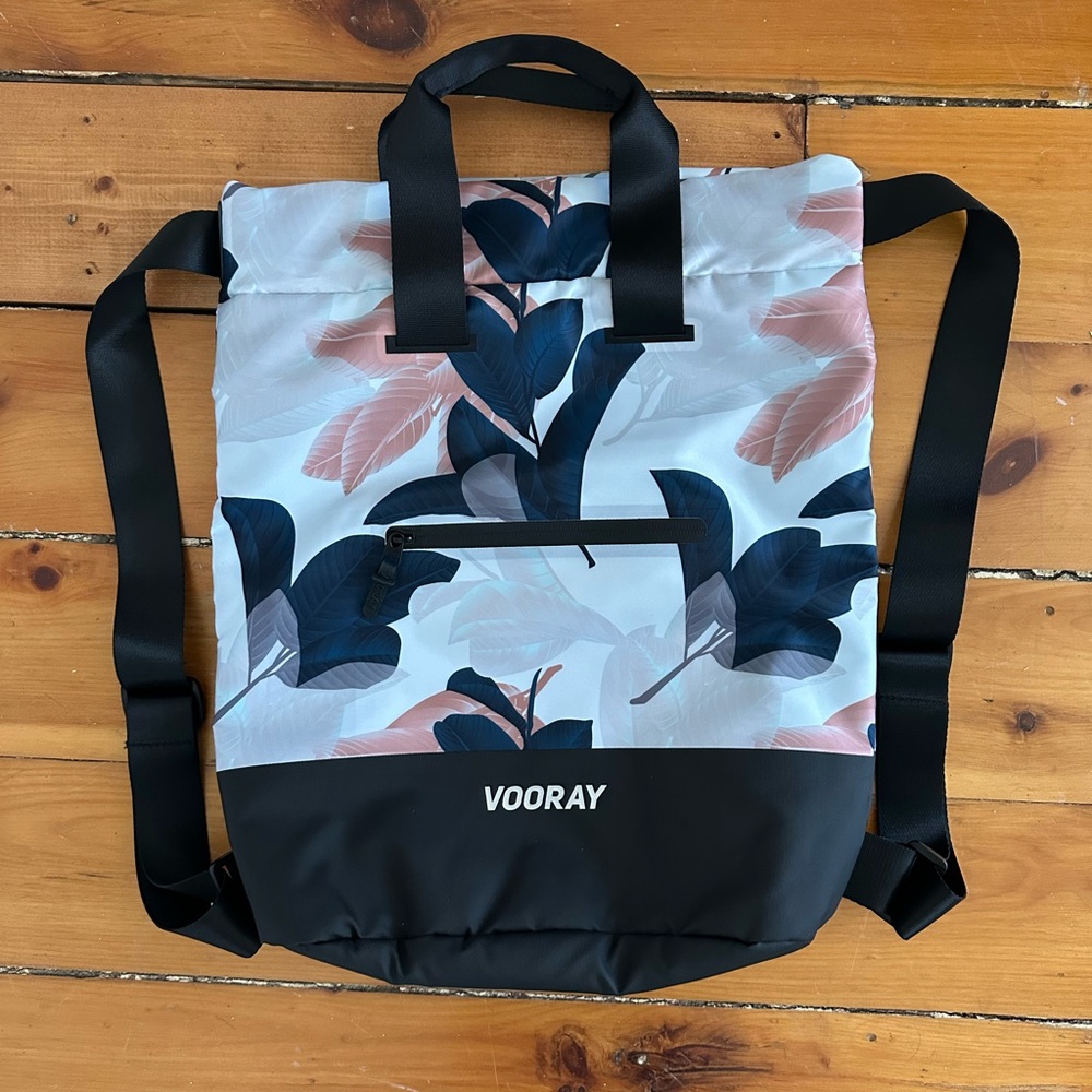 NWOT Vooray Flex Cinch Backpack • Fun Floral Pattern